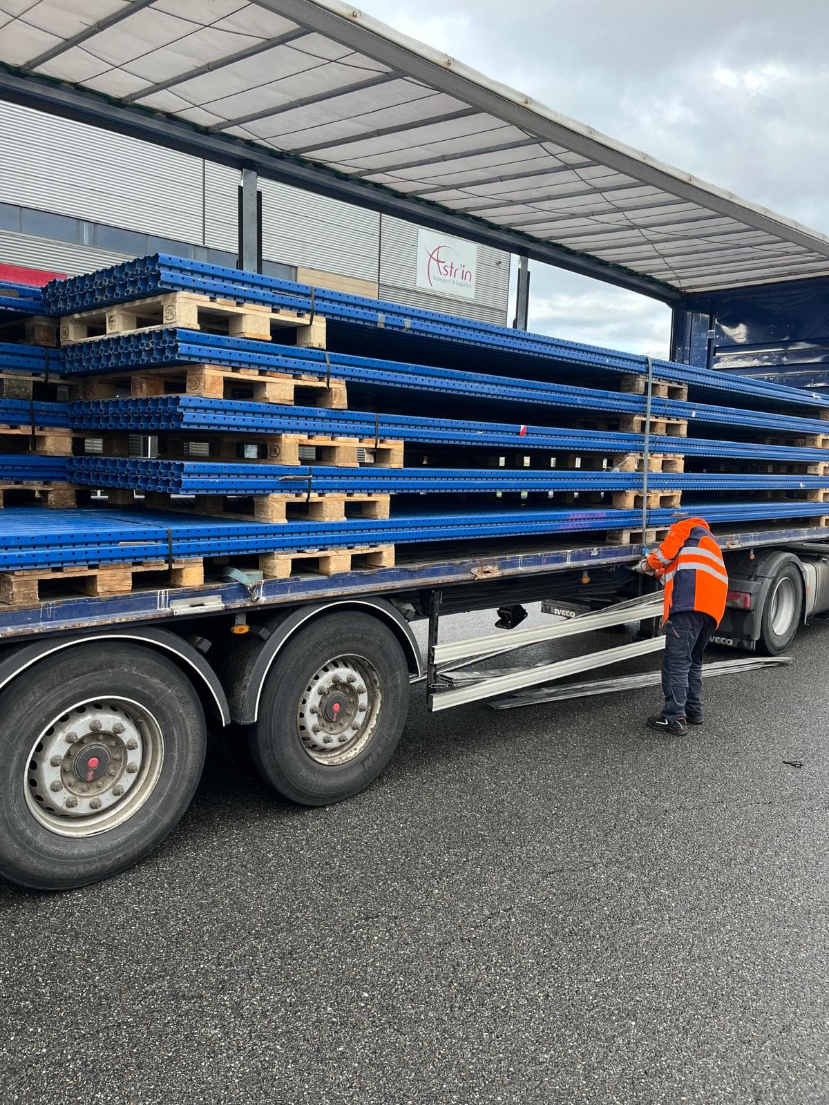 Livraison de rayonnage MY RACK